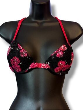 Candie’s floral lace racerback bra